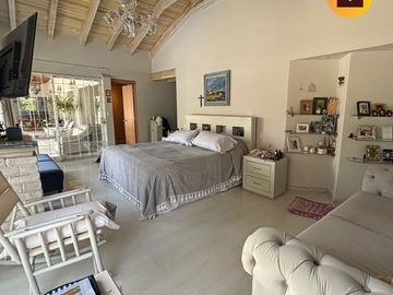#Venta Casa 500m2  y 1,175 terreno en Balvanera Polo y Country Club