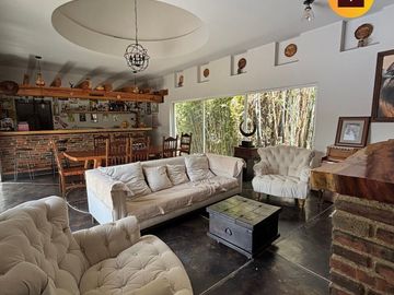 #Venta Casa 500m2  y 1,175 terreno en Balvanera Polo y Country Club