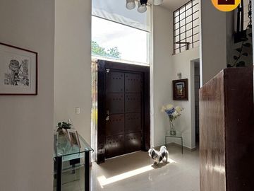#Venta Casa 500m2  y 1,175 terreno en Balvanera Polo y Country Club