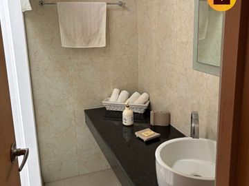 #Venta Casa 500m2  y 1,175 terreno en Balvanera Polo y Country Club