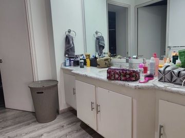 OPORTUNIDAD!! VENTA DE DEPARTAMENTO EN BOSQUES DE LAS LOMAS (V)