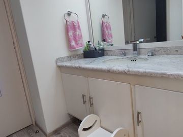 OPORTUNIDAD!! VENTA DE DEPARTAMENTO EN BOSQUES DE LAS LOMAS (V)