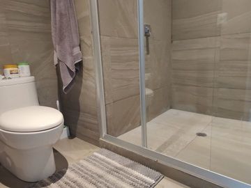 OPORTUNIDAD!! VENTA DE DEPARTAMENTO EN BOSQUES DE LAS LOMAS (V)