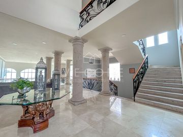 CASA EN VENTA EN BUGAMBILIAS, ZAPOPAN