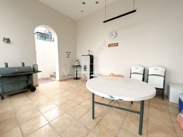 CASA EN VENTA EN BUGAMBILIAS, ZAPOPAN