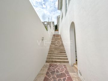 CASA EN VENTA EN BUGAMBILIAS, ZAPOPAN