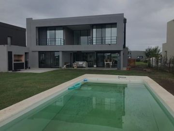 Venta de Casa 4 Amb en El Naudir Escobar