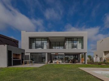 Venta de Casa 4 Amb en El Naudir Escobar