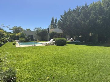 Increible casa en Venta, gran lote central El Recodo, Pilar 5 AMBIENTES
