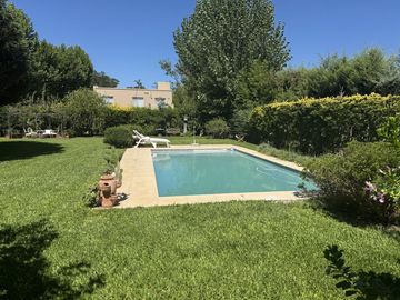 Increible casa en Venta, gran lote central El Recodo, Pilar 5 AMBIENTES