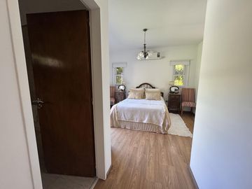 Increible casa en Venta, gran lote central El Recodo, Pilar 5 AMBIENTES