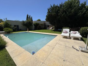 Increible casa en Venta, gran lote central El Recodo, Pilar 5 AMBIENTES