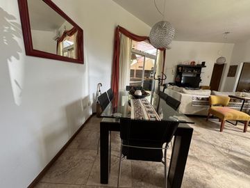 Increible casa en Venta, gran lote central El Recodo, Pilar 5 AMBIENTES