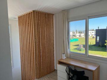 Venta Casa 5 Amb con Piscina en Vila Marina II Villanueva Tigre LS
