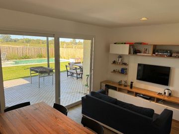 Venta Casa 5 Amb con Piscina en Vila Marina II Villanueva Tigre LS