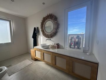 Casa en Venta en Barrio Santa Ana a la laguna