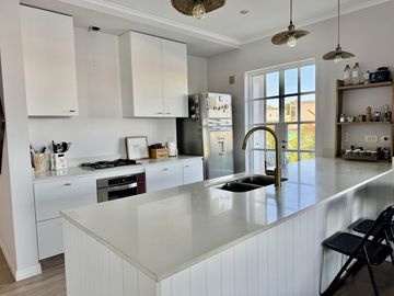 Casa en Venta en Barrio Santa Ana a la laguna