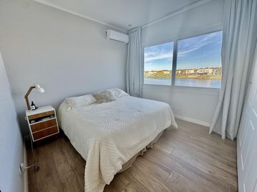 Casa en Venta en Barrio Santa Ana a la laguna