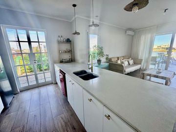 Casa en Venta en Barrio Santa Ana a la laguna