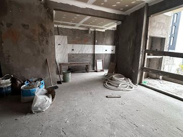 Venta Tres Ambientes 110M2, Cochera y Baulera, Lanús.