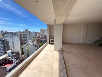 Venta Tres Ambientes 110M2, Cochera y Baulera, Lanús.