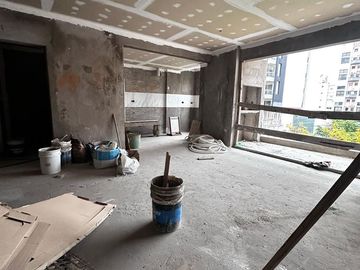 Venta Tres Ambientes 110M2, Cochera y Baulera, Lanús.