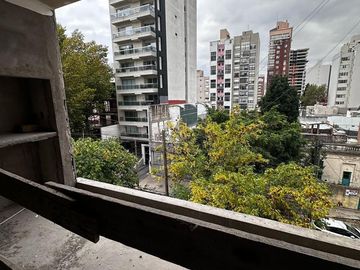 Venta Tres Ambientes 110M2, Cochera y Baulera, Lanús.