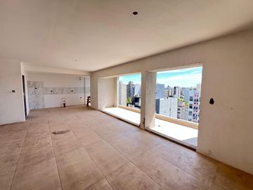 Venta Tres Ambientes 110M2, Cochera y Baulera, Lanús.