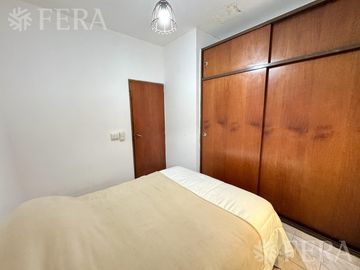 Venta de casa para dos familias con cochera en Wilde