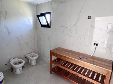 Casa en  venta barrio Lagos de Canning