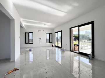 Casa en  venta barrio Lagos de Canning