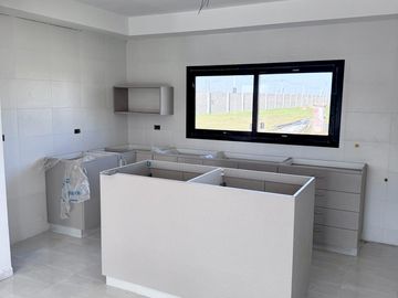 Casa en  venta barrio Lagos de Canning