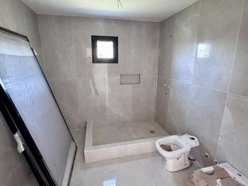 Casa en  venta barrio Lagos de Canning