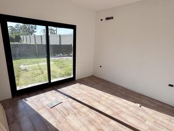 Casa en  venta barrio Lagos de Canning