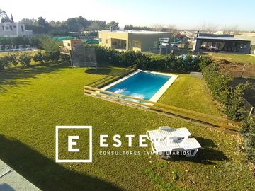 Importante casa en venta, Barrio Cerrado, Escobar