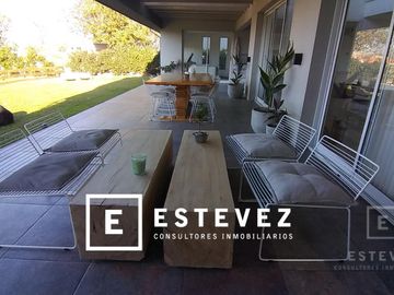 Importante casa en venta, Barrio Cerrado, Escobar