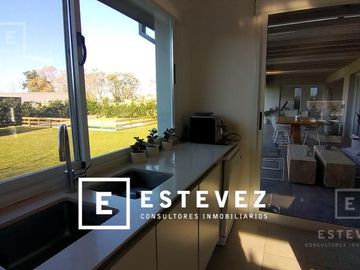Importante casa en venta, Barrio Cerrado, Escobar
