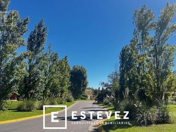 Importante casa en venta, Barrio Cerrado, Escobar