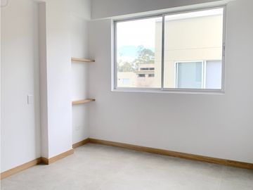 Casa en Venta en Llanogrande 4 alcobas, lujosa y en conjunto cerrado