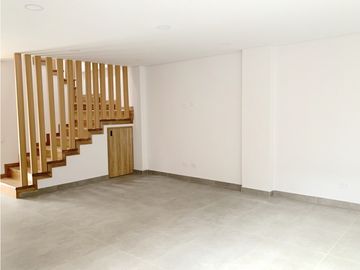 Casa en Venta en Llanogrande 4 alcobas, lujosa y en conjunto cerrado