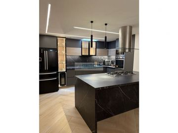 Se vende apartamento Remodelado en Río Mar primer piso