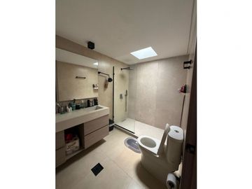 Se vende apartamento Remodelado en Río Mar primer piso