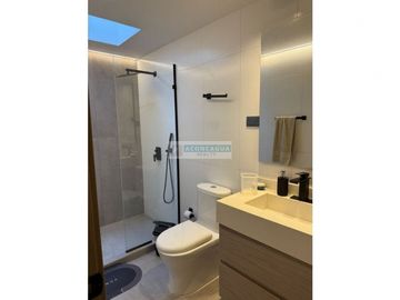 Se vende apartamento Remodelado en Río Mar primer piso