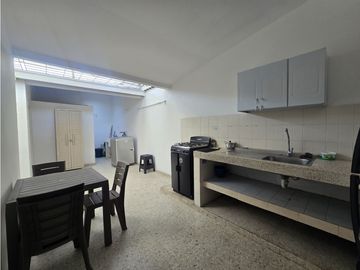 CASA EN VENTA BARRIO FLORALIA - PEATONAL