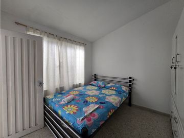 CASA EN VENTA BARRIO FLORALIA - PEATONAL