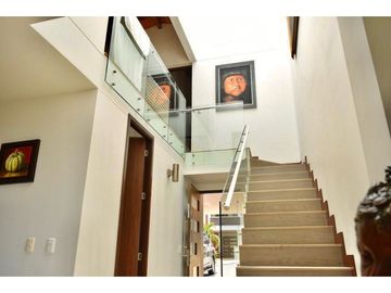 VENDO CASA ENVIGADO LAS CALLEJAS