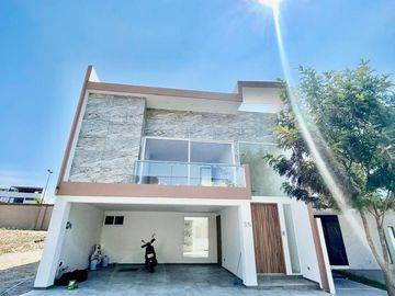 VENTA casa en Lomas de Angelopolis, Puebla, San Andres Cholula 4 recamaras