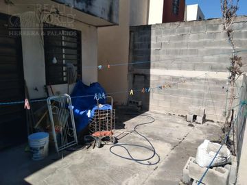 Casa en valle de Lincoln, sector privado, dos plantas
