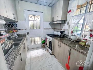 VENDO CASA EN ARRAIJAN VILLAS LAS  PRADERAS