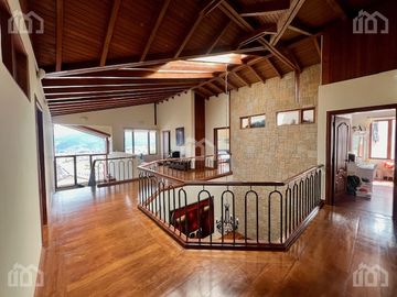 CASA DE VENTA EN MIRAVALLE 3